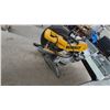 Image 5 : DeWalt DW718 Type 2 Double Bevel Sliding Compound Miter Saw, 2018