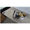 Image 2 : McCulloch MAC GHT-18 Gas-Powered Hedge Trimmer