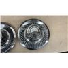 Image 2 : 4 Chevrolet Motor Division Centre Caps and 4 Beauty Rings
