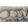 Image 7 : 4 Chevrolet Motor Division Centre Caps and 4 Beauty Rings