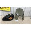 Image 1 : Harley-Davidson Sportster Fuel Tank and Windshield