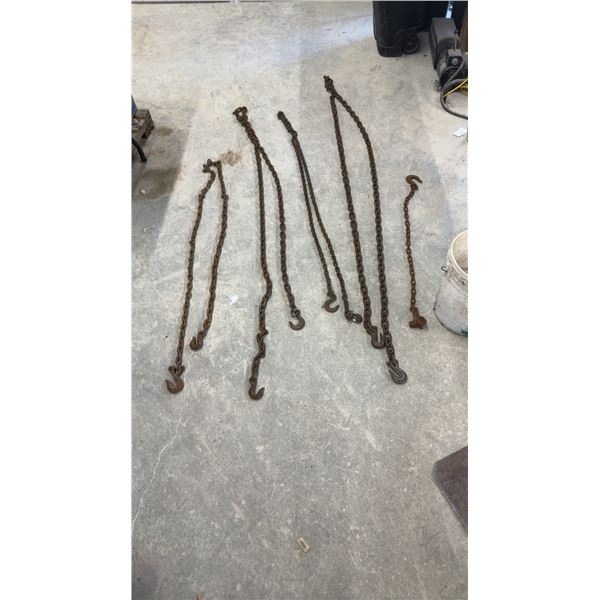 Pail of Chains with Hooks, Approx 7 Chains, Longest is 16ft