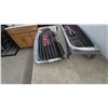 Image 5 : GMC Sierra/Yukon 1999-2002 Front Grille Assembly Halves, Chrome with Red Emblem