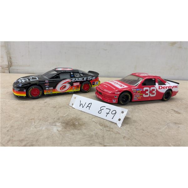 Mark Martin #6 Eagle One Ford Taurus and Bobby Labonte #33 Dentyne Pontiac Grand Prix Diecast Cars