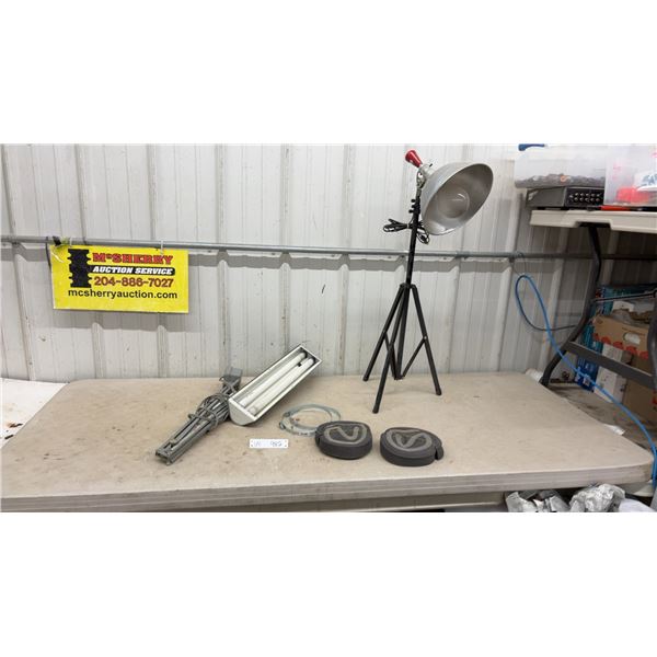 Vintage Floodlight with Reflector on Tripod, Sylvania F15T8 Fluorescent Fixture, Padded Rests