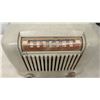 Image 3 : Vintage Cadillac Addison Beige Bakelite Tabletop Radio
