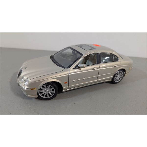 VTG Maisto 1999 Jaguar S-Type 1:18 Diecast Model Car