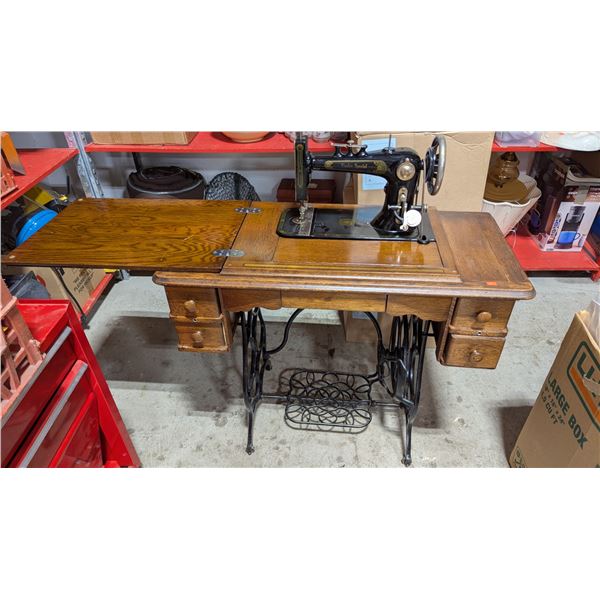 Antique c.1905 Vindex Special Treadle Sewing Machine w/ Oak Cabinet