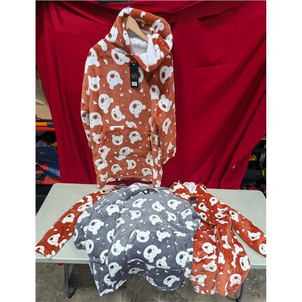 NWT Canadian Souvenir Collection Polar Bear Fleece Hoodies