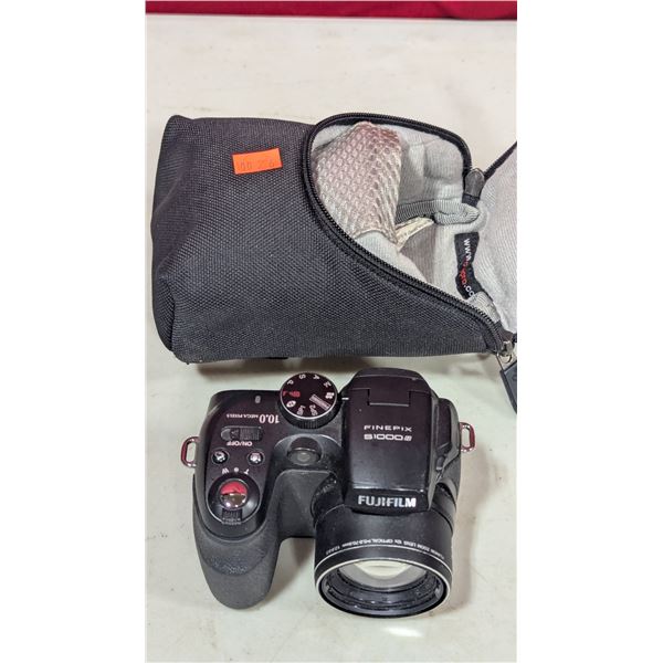 Fujifilm FinePix S1000fd 10MP 12x Optical Zoom Digital Camera w/ Case