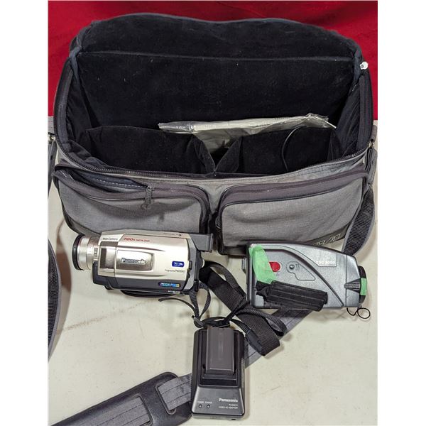 Panasonic Palmcorder PV-DV203 MiniDV Camcorder & TVC-8000 & Accessories