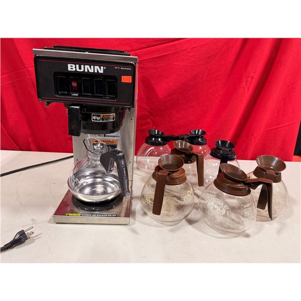 BUNN VP17-1 SST Commercial Coffee Brewer w/ Assorted Decanters