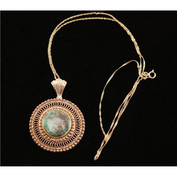 Turquoise Pendant w/ 18kt Yellow Gold Chain