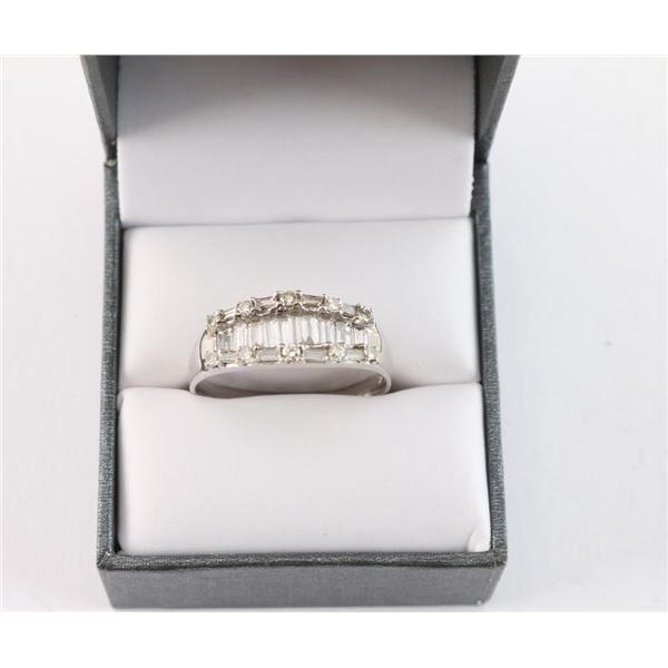 Sparkling Ladies Diamond Ring Set