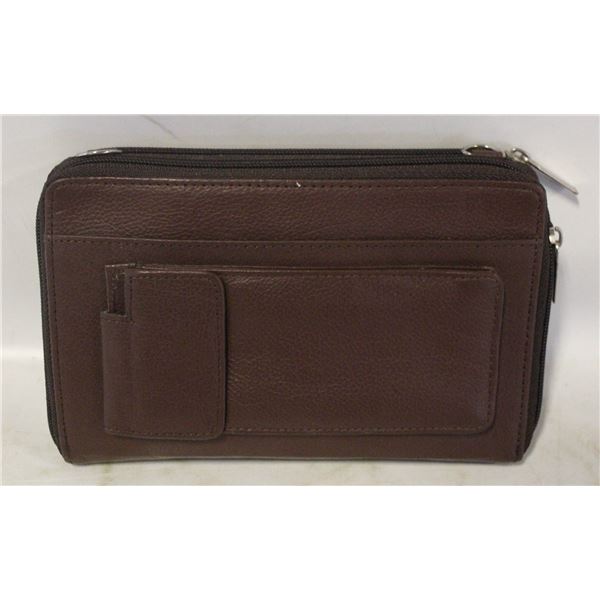 NEW WOMENS BROWN PURSE NO TAGS