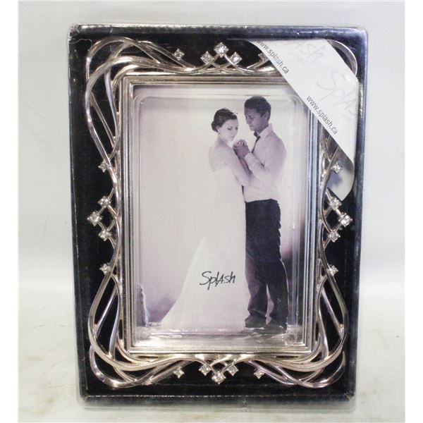 NEW QUALITY SPLASH JEWELED PHOTO FRAME
