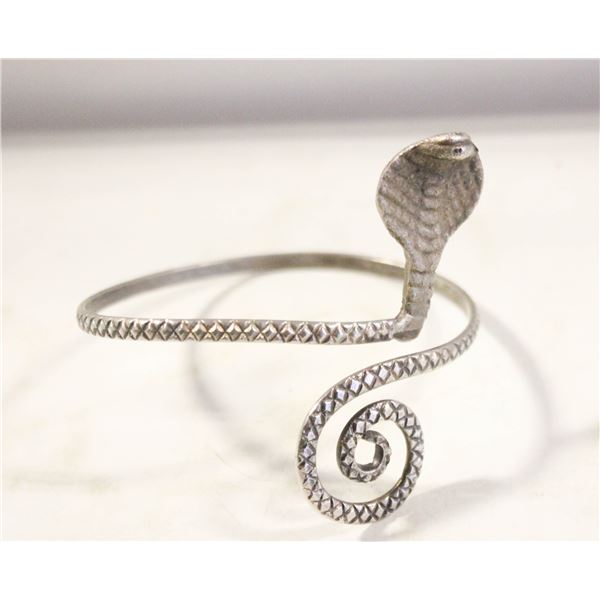 VINTAGE COBRA / SNAKE SHAPED BANGLE