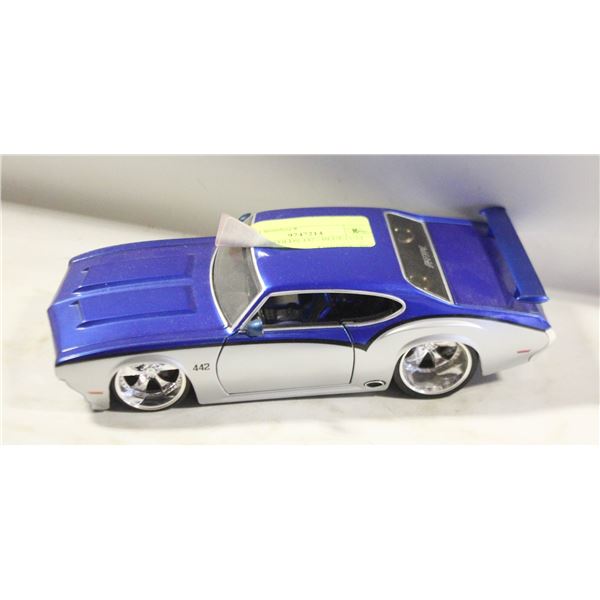 JADA 1970 OLDS 442 - BLUE (1:24 SCALE)