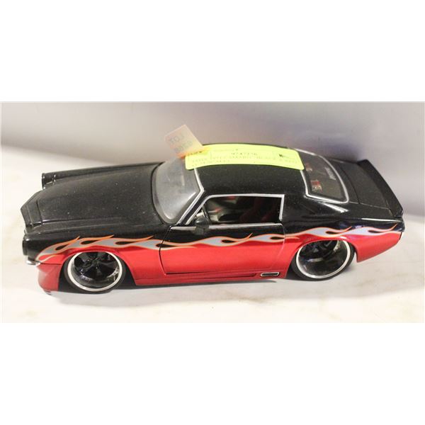 JADA 1971 CAMARO - BLACK & RED (1:24 SCALE)