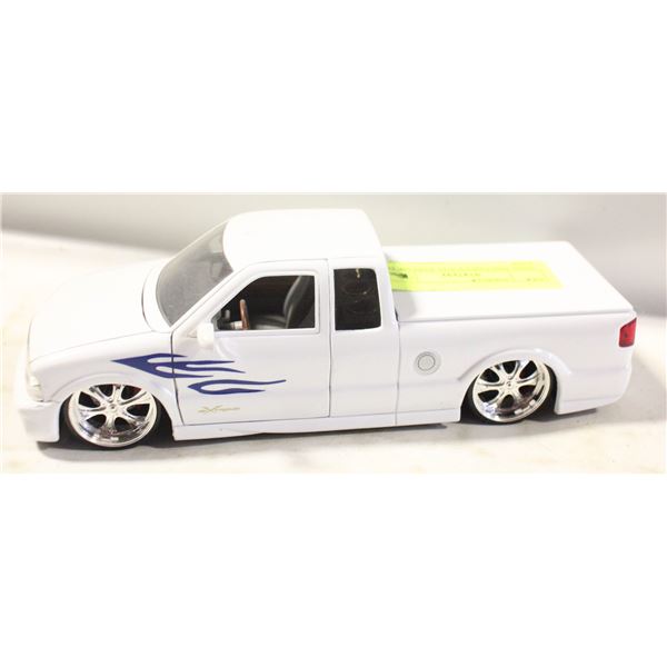 JADA 2002 CHEVY S-10 XTREME DUB CITY