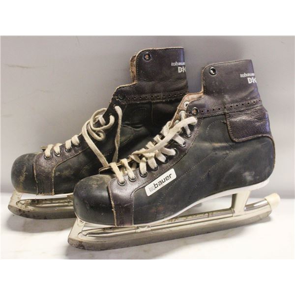 VINTAGE BAUER NHL "BIG CHIEF" ICE SKATES- SIZE 1