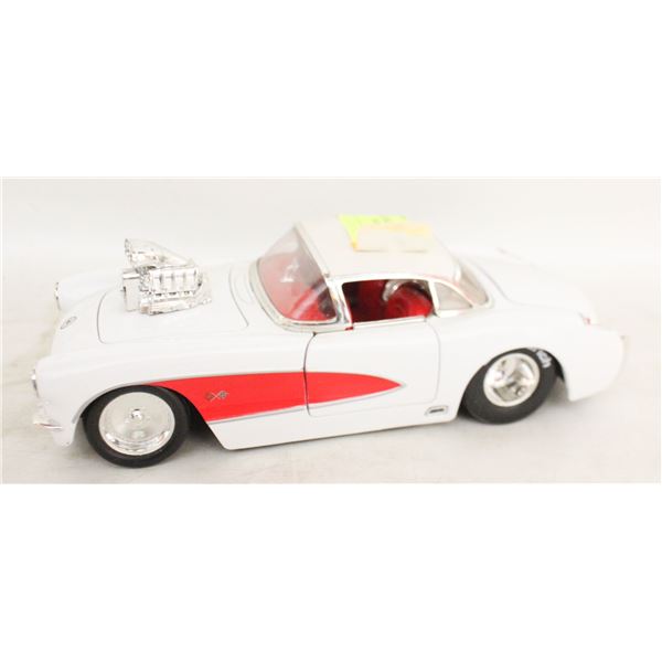 JADA 1957 CHEVY CORVETTE (1:24 SCALE)