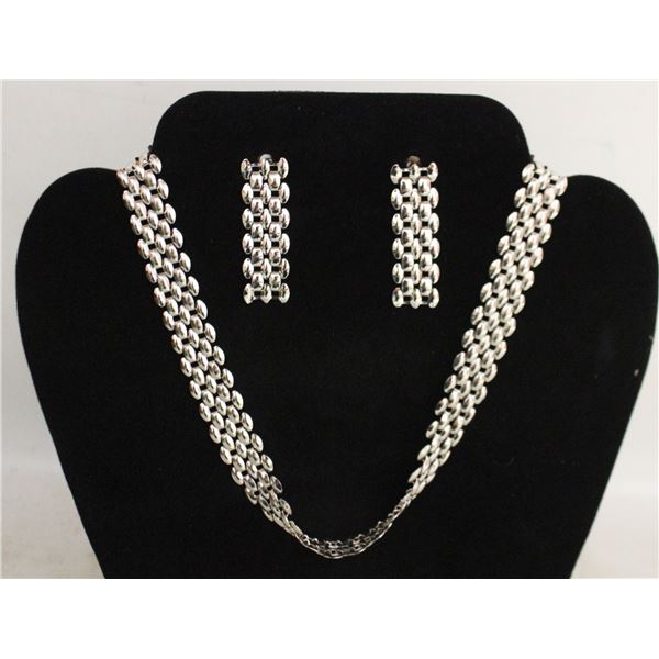 NEW JEWELRY DISPLAY W/NECKLACE+EARRING