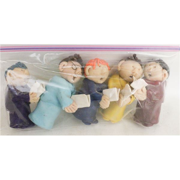 5 CHOIR BOYS