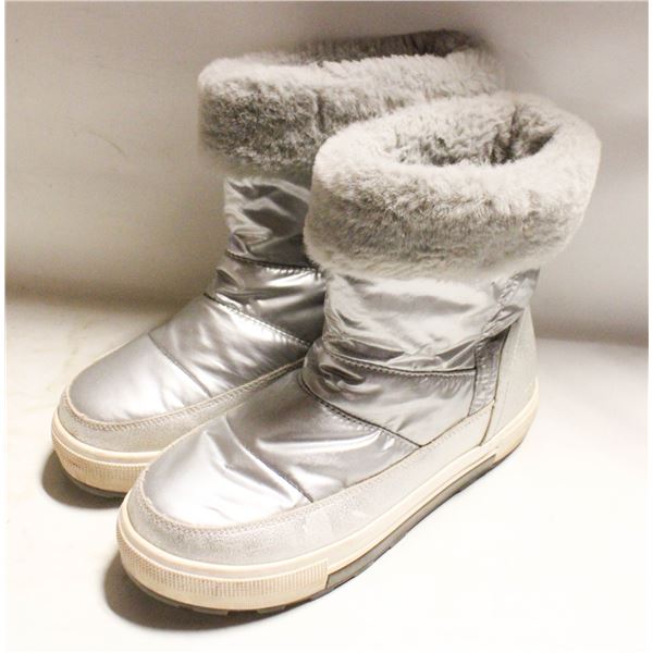 ESTATE COUGAR LADIES SZ 7 SILVER COLOUR