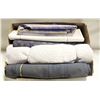 Image 1 : CHRISTMAS BLUE & WHITE LINENS RUNNERS &