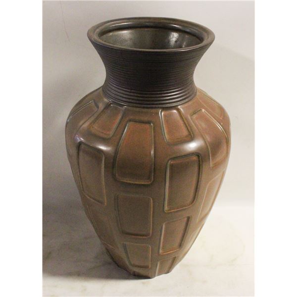 CERAMIC VASE