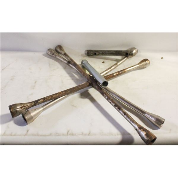 TIRE CHANGING TOOLS