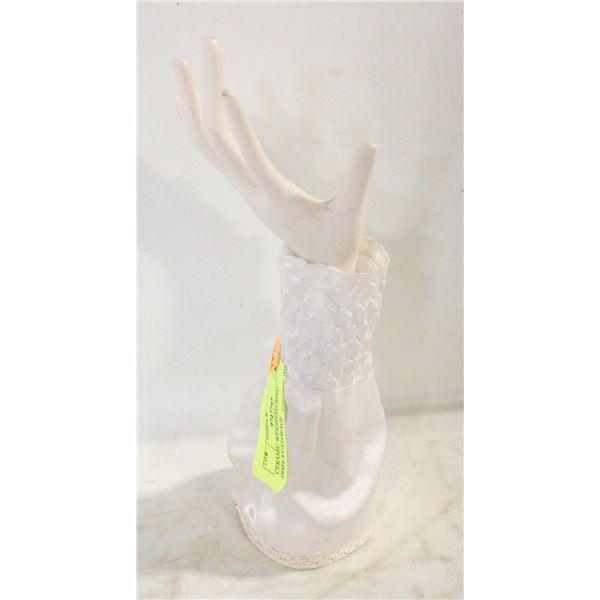 CERAMIC WEIGHTED RING DISPLAY/STORAGE