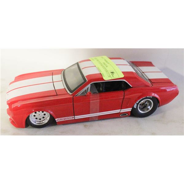 JADA 1965 CUSTOM MUSTANG (1:24 SCALE)