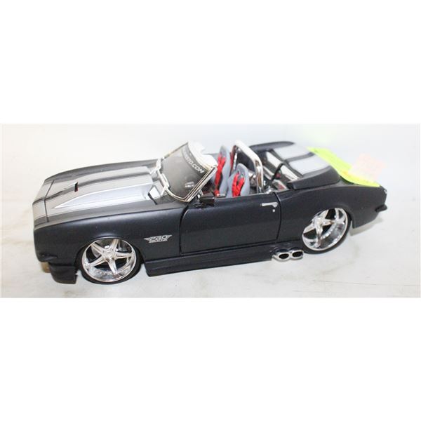 MAISTO 1968 CHEVY CAMARO (1:24 SCALE)