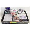 Image 1 : FLAT ROUGHLY 900+ MIXED SPORTS CARDS