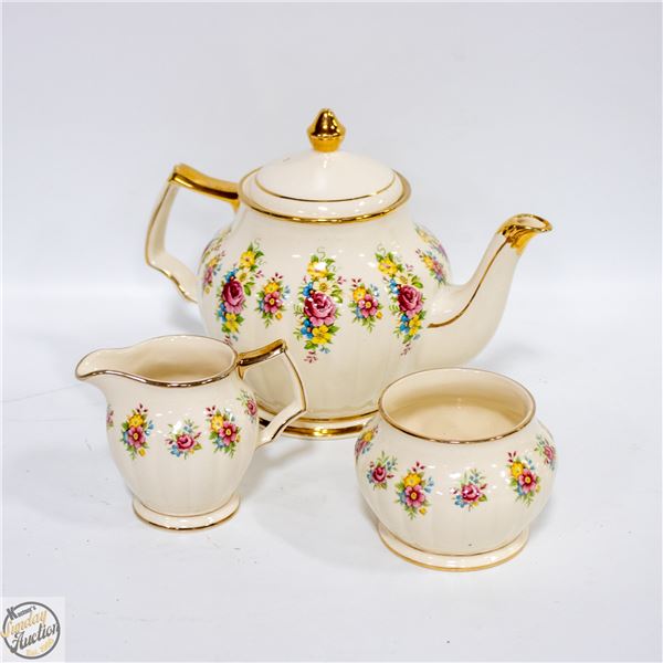VINTAGE SADLER TEA POT W/MATCHING