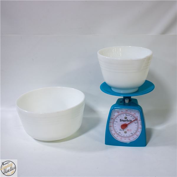 BOX W/ PYREX HAMILTON BEACH BOWLS