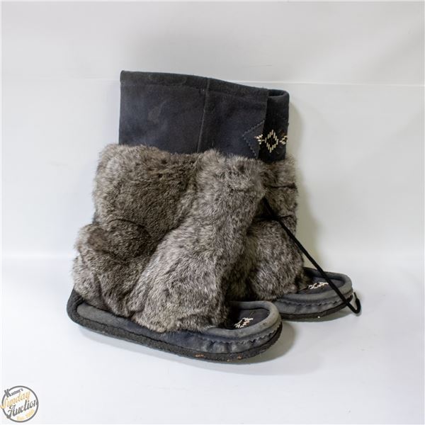 LAWRENTIAN CANADIAN FUR MUKLUKS SZ L
