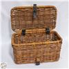 Image 1 : VINTAGE WICKER HAMPER