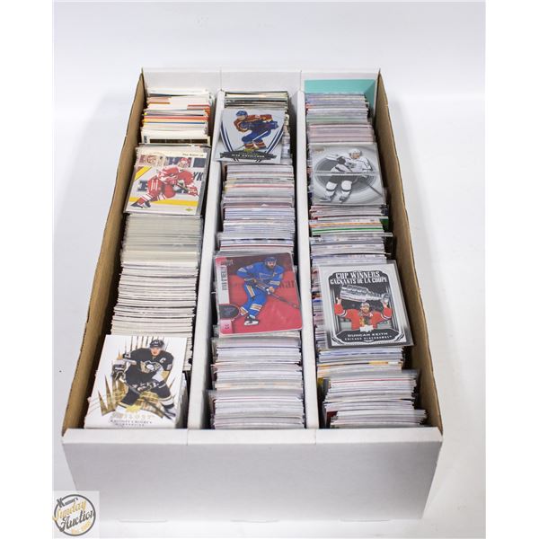BOX OF RANDOM HOCKEY CARDS