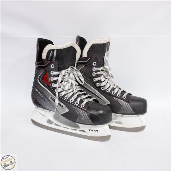 PAIR OF BAUER VAPOR X40 SENIOR MEN'S HOCKEY