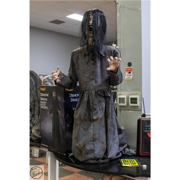 SPIRIT ANIMATED DEMONIC DAHLIA HALLOWEEN DECOR