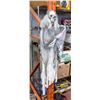 Image 1 : SKELETON GHOST HALLOWEEN ORNAMENT