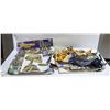Image 1 : LOT OF ASSORTED HALLOWEEN DECOR