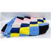 Image 1 : HANDMADE CROCHETED MULTI-COLOUR BED