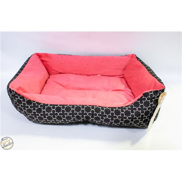 NEW PET BED 16" X 18"