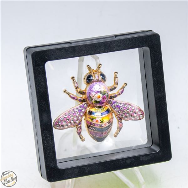 NEW LARGE BEE BROOCHES DETAILED PAINTED