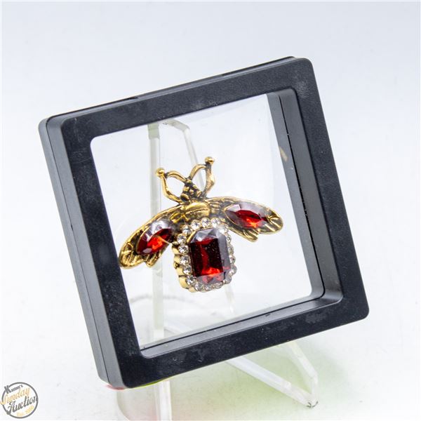 NEW VINTAGES INSPIRED BEE BROOCH RED