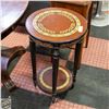 Image 1 : NEOCLASSICAL ROUND GUERIDON SIDE TABLE